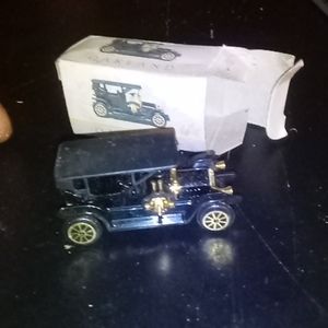 READERS DIGEST VINTAGE MINIATURE NO.303 1910 TOY MODEL T FORD CAR MID-1980'S